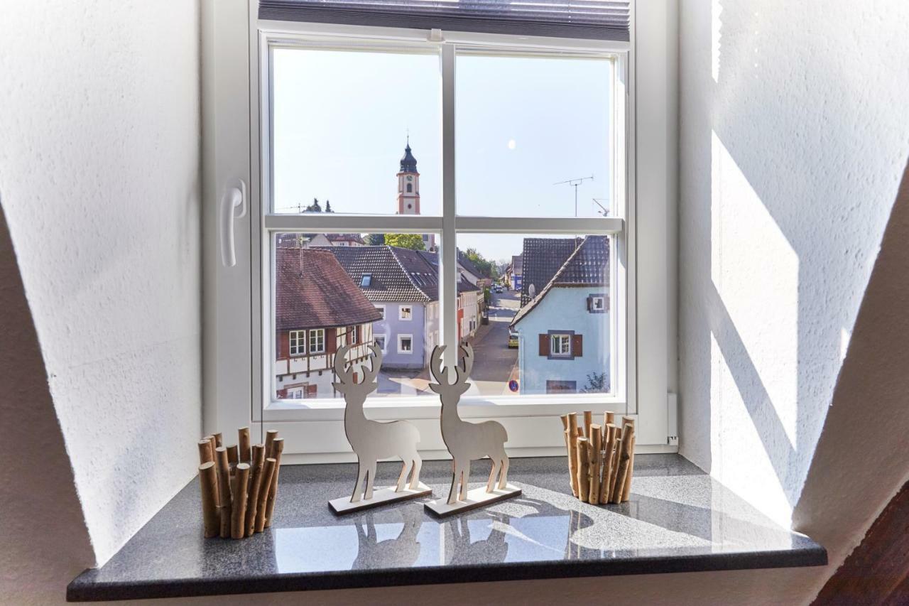 Wohnung 2 - Nur 5 Fahrminuten Vom Europapark Ettenheim Bagian luar foto